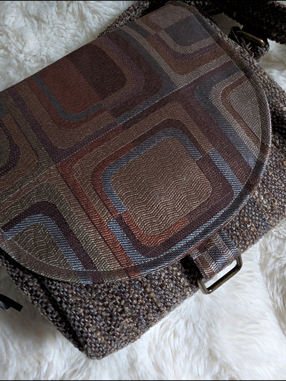 Retro Geometric Brown Crossbody Bag
